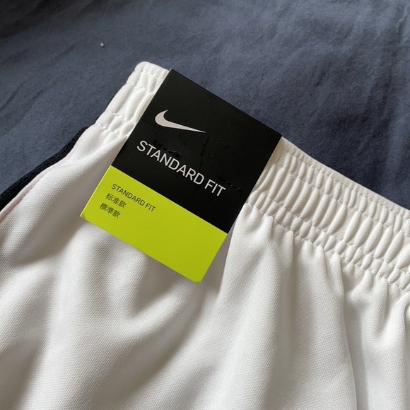 Nike Youth dry academy shirt and shorts set in Size L youth unisex BNWT - Picture 4 of 5